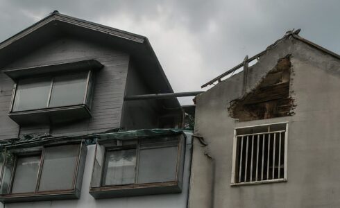 大阪　防水工事　雨漏り補修　南海トラフ　地震保険